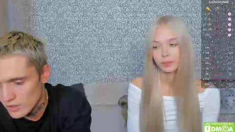 Snapshot of eshcka chatting on November 5, 2:17 pm Megan and Brad online show from November 5, 2:17 pm