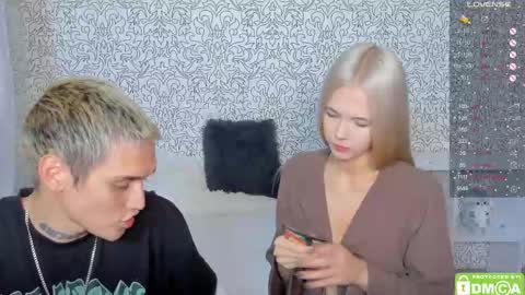 Snapshot of eshcka chatting on November 9, 1:09 pm Megan and Brad online show from November 9, 1:09 pm