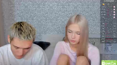 Snapshot of eshcka chatting on November 13, 5:01 pm Megan and Brad online show from November 13, 5:01 pm