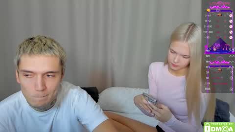 Snapshot of eshcka chatting on November 24, 1:33 pm Megan and Brad online show from November 24, 1:33 pm