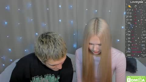 Snapshot of eshcka chatting on December 17, 1:28 pm Megan and Brad online show from December 17, 1:28 pm