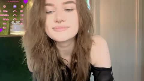 EshleGreen online show from April 12, 7:19 pm