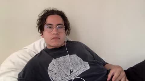 esiiiiiiiiis online show from April 19, 3:00 pm