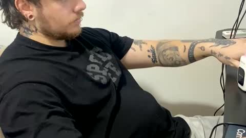 eskol212 online show from February 17, 7:31 pm