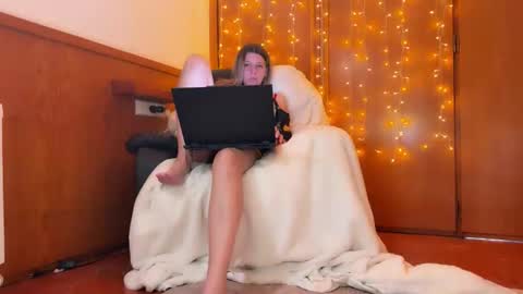 esma347866 online show from January 16, 1:15 pm