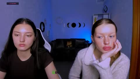 Snapshot of esma_shine chatting on September 30, 5:45 am esma_shine online show from September 30, 5:45 am