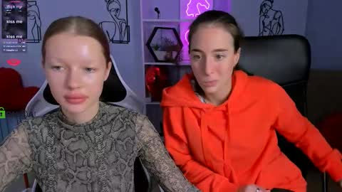 Snapshot of esma_shine chatting on October 10, 7:13 pm esma_shine online show from October 10, 7:13 pm