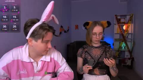 Snapshot of esma_shine chatting on October 31, 8:37 am esma_shine online show from October 31, 8:37 am