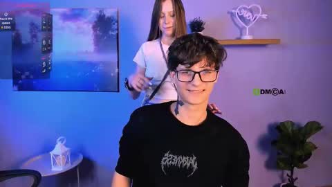 Snapshot of esme_moore_ chatting on November 14, 9:13 pm esme_moore_ online show from November 14, 9:13 pm