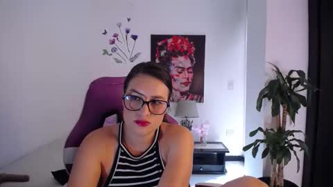 Esmeralda online show from April 12, 7:30 pm