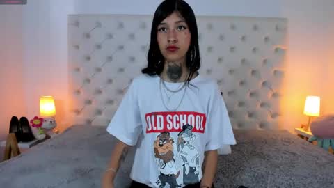 esmeralda  online show from February 9, 3:01 pm