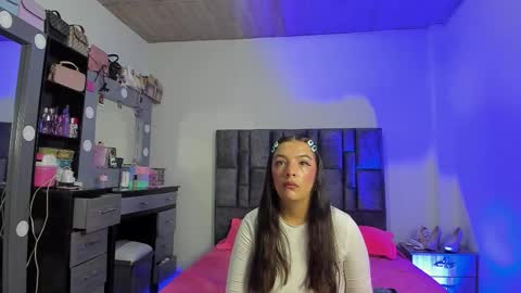 Perla online show from December 1, 5:12 am