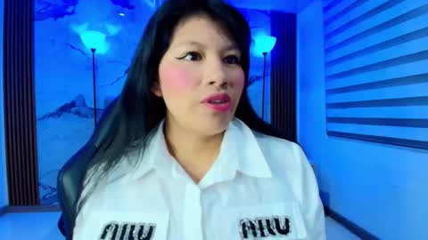 Esmeralda  online show from November 25, 11:32 am