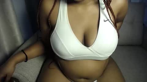 Esme online show from September 17, 9:16 pm