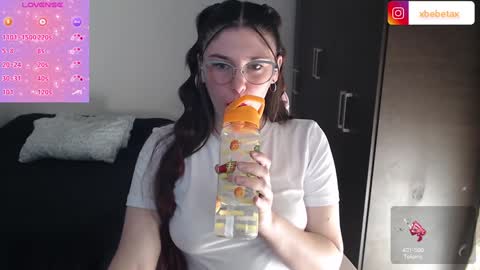 Snapshot of espagamer5 chatting on December 11, 6:52 pm Xbebetax online show from December 11, 6:52 pm