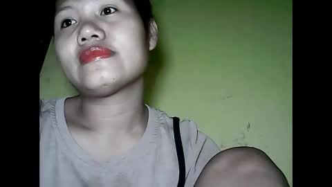 Snapshot of especialgirl_28 chatting on December 8, 4:50 pm especialgirl_28 online show from December 8, 4:50 pm