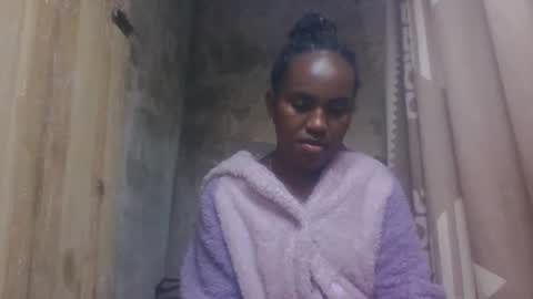 Snapshot of estanie chatting on October 5, 8:29 pm estanie online show from October 5, 8:29 pm