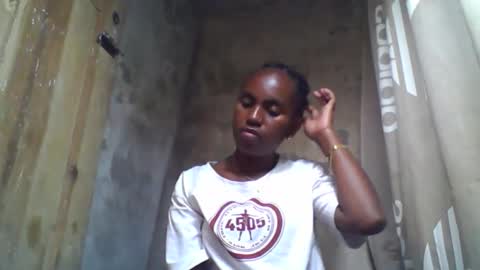 Snapshot of estanie chatting on October 9, 8:29 pm estanie online show from October 9, 8:29 pm
