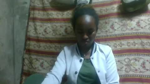 Snapshot of estanie chatting on October 13, 8:42 pm estanie online show from October 13, 8:42 pm
