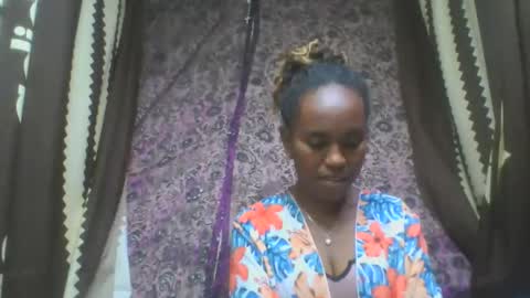 Snapshot of estanie chatting on October 24, 8:11 am estanie online show from October 24, 8:11 am