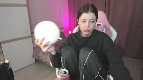 esteria online show from December 1, 10:21 pm