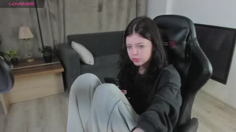 esteria online show from December 4, 12:19 am