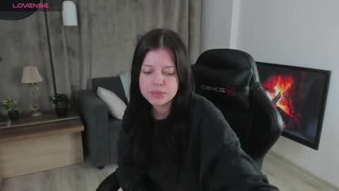 esteria online show from December 4, 3:26 am