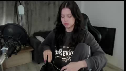 esteria online show from December 7, 9:22 pm