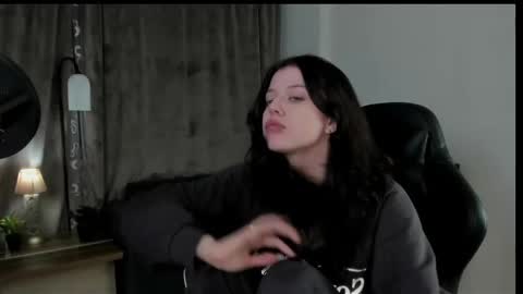 esteria online show from December 8, 12:29 am