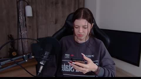 esteria online show from January 19, 9:34 pm