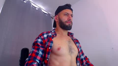 esteban online show from February 7, 7:06 pm