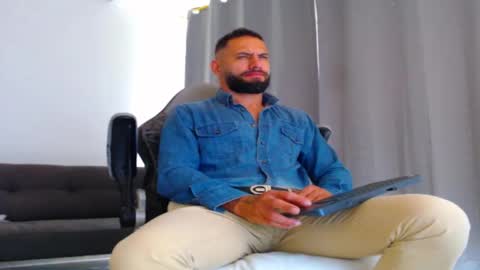 esteban online show from November 14, 4:17 pm