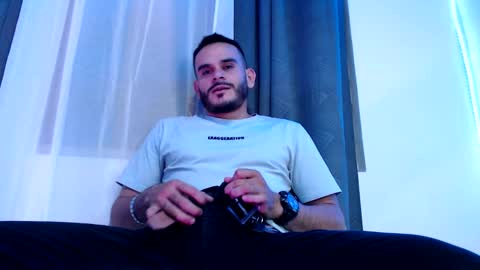 Esteban Fernandez online show from December 15, 7:02 am