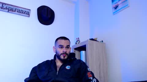 Esteban Fernandez online show from March 10, 6:07 am