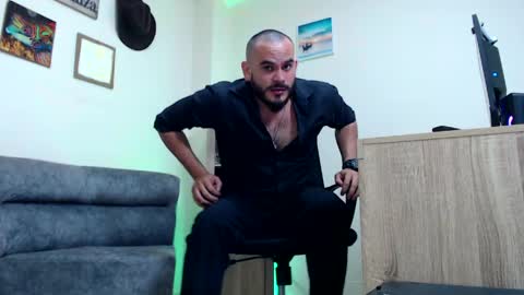 Esteban Fernandez online show from April 6, 6:36 am