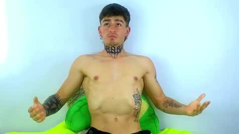 Esteban independent model online show from March 8, 5:11 pm