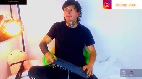 Esteban independent model online show from October 1, 11:05 am