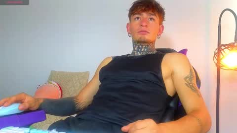 Esteban independent model online show from November 27, 12:18 pm