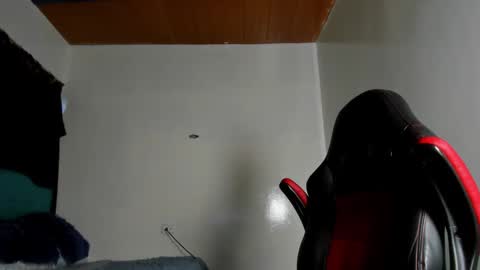 Snapshot of estebanlobo chatting on October 2, 11:34 pm estebanlobo online show from October 2, 11:34 pm