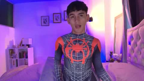 Snapshot of estebanperez_ chatting on November 15, 11:18 am Esteban online show from November 15, 11:18 am