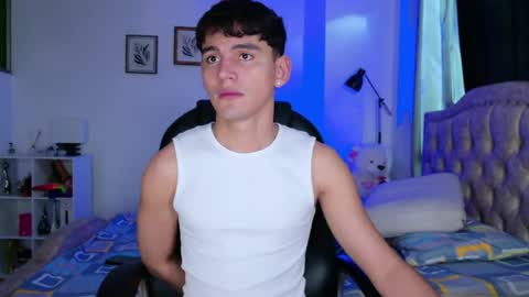 Esteban online show from April 18, 11:14 am