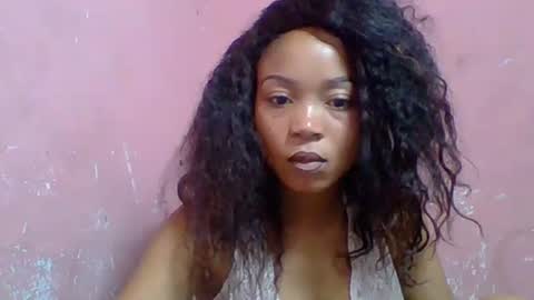 Snapshot of estelah20 chatting on October 17, 6:27 am estelah20 online show from October 17, 6:27 am