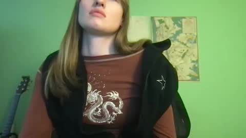 Snapshot of esthergreyplus chatting on February 20, 10:37 pm Esther Grey online show from February 20, 10:37 pm