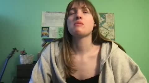 Snapshot of esthergreyplus chatting on February 26, 6:11 pm Esther Grey online show from February 26, 6:11 pm