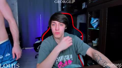 Snapshot of esthetics_boys chatting on March 10, 2:26 pm LOUIS online show from March 10, 2:26 pm