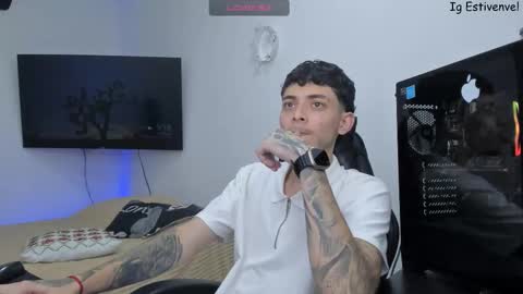 estivenvel online show from February 19, 2:18 am