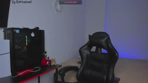 estivenvel online show from March 3, 12:50 am