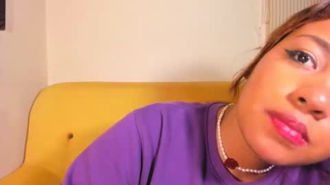 Snapshot of estrella05_ chatting on December 2, 8:19 am estrella05_ online show from December 2, 8:19 am