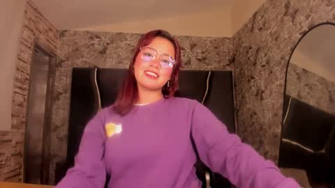 Snapshot of estrella05_ chatting on February 18, 2:05 am estrella05_ online show from February 18, 2:05 am