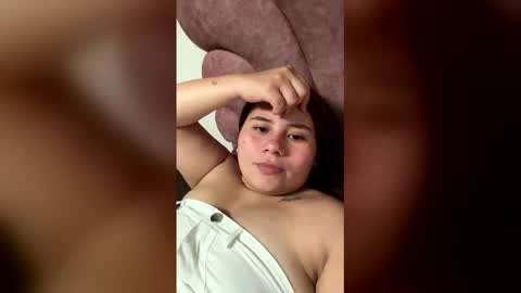 Snapshot of estrella776444 chatting on February 20, 6:41 pm estrella online show from February 20, 6:41 pm